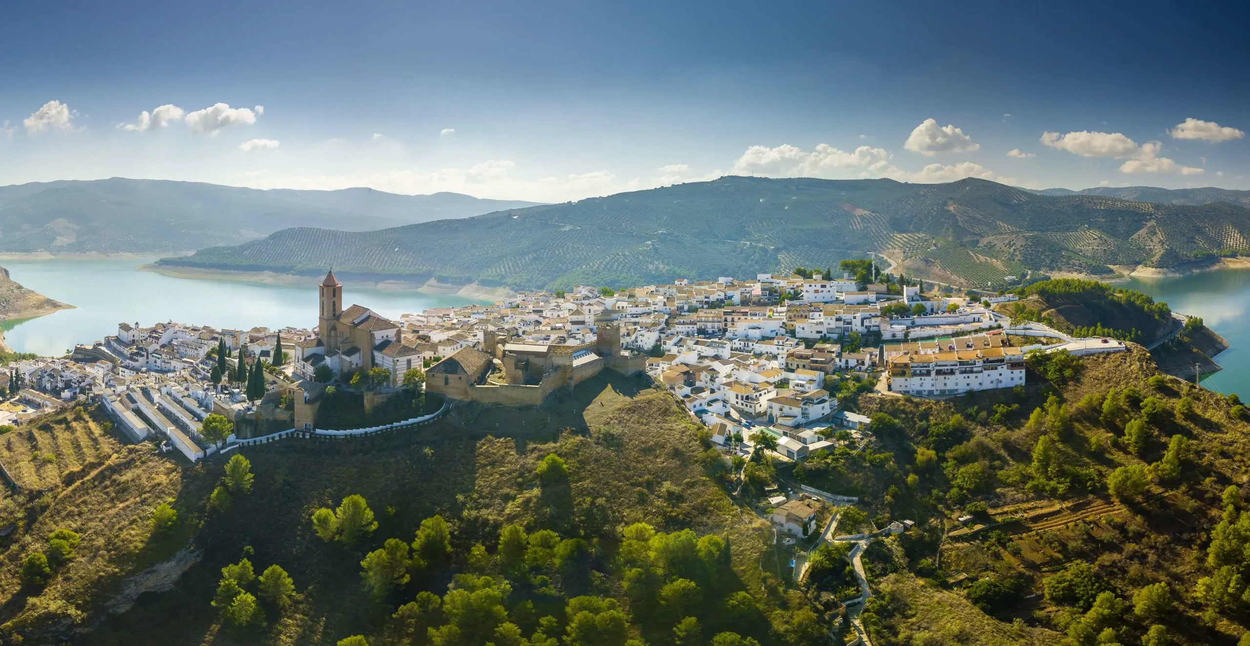 Panorámica de un pueblo rural español
